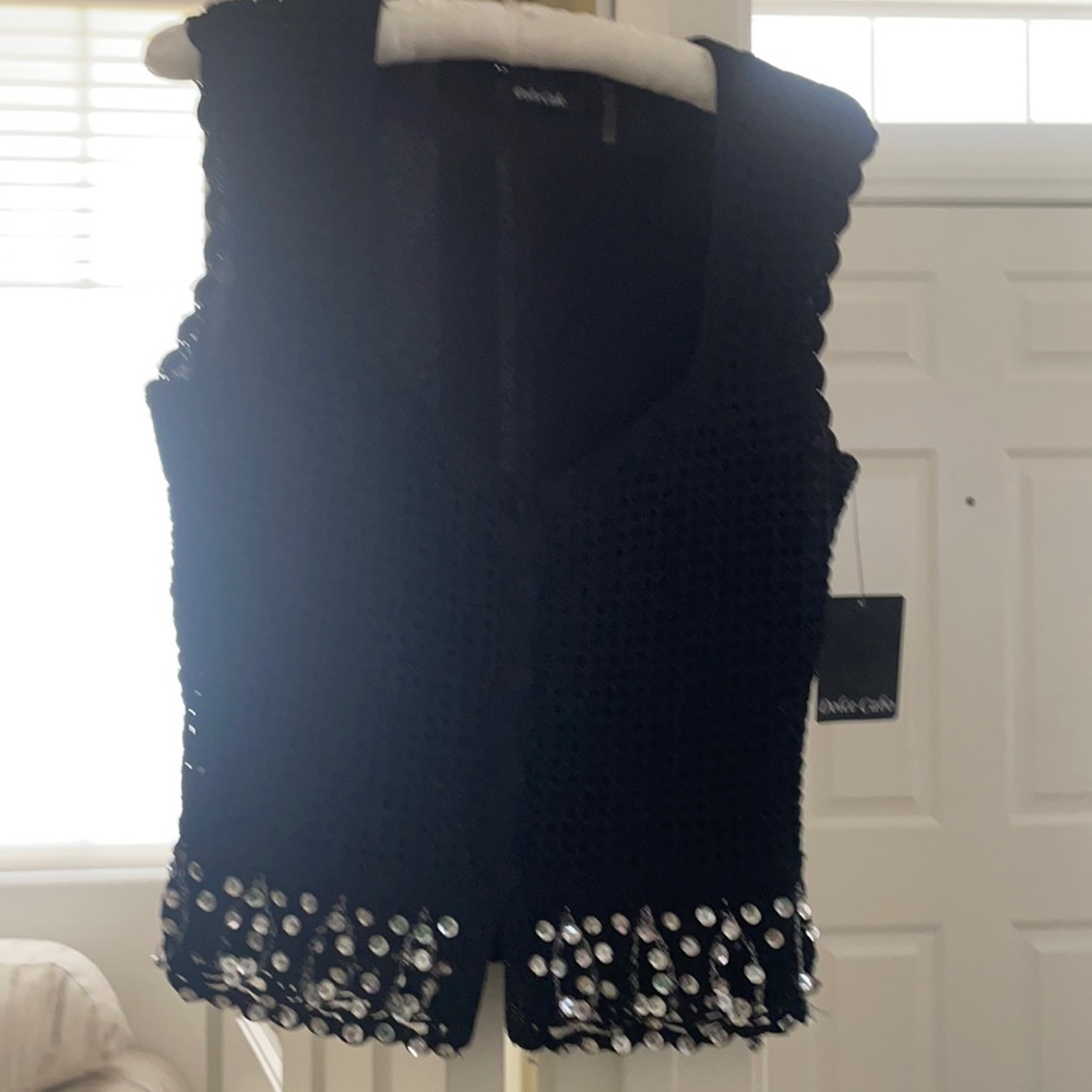 NWT,DOLCE CABO size MEDiUM  CAPE SLEEV, BLACK with Sequins and beads on BOTTOM